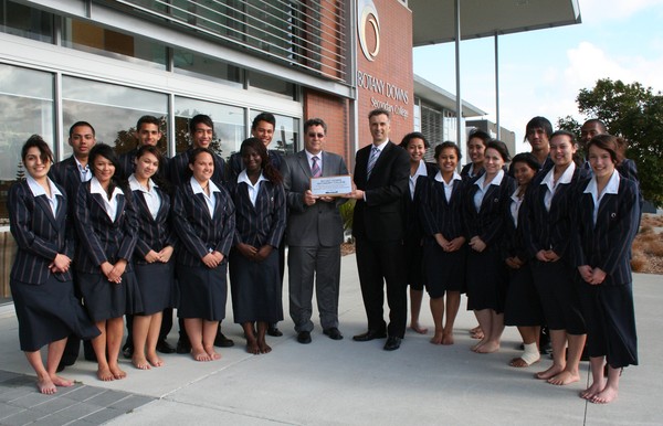 Mike Leach and Neil Jackson, Microsoft Director Education, Asia Pacific and students